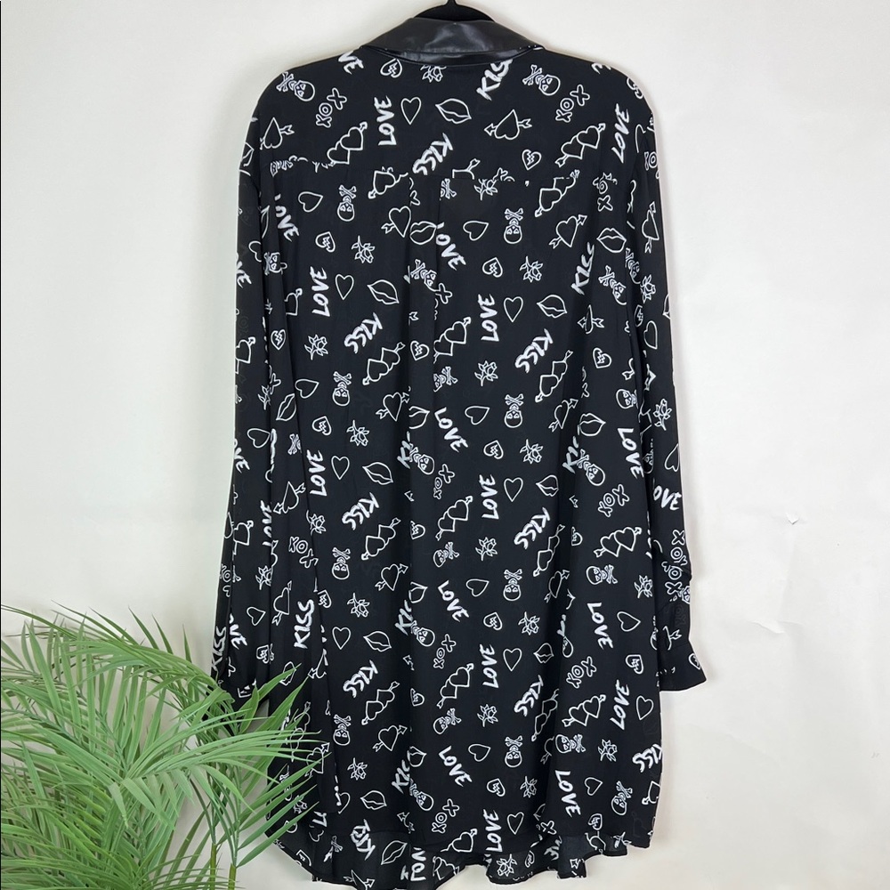 NWT Torrid Betsey Johnson Tunic Blouse Skull Hearts Black Long Sleeve Plus 30 - Picture 9 of 9